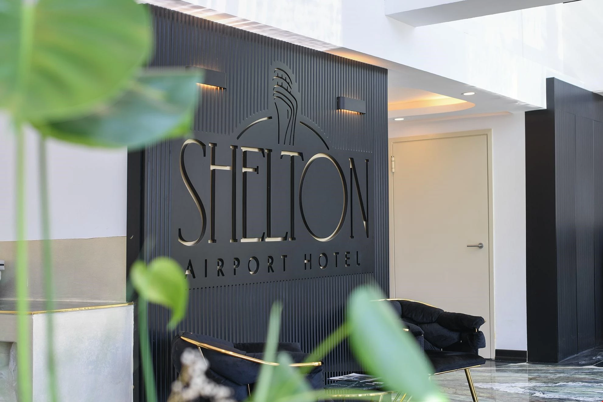 Shelton Airport Hotel Lobi